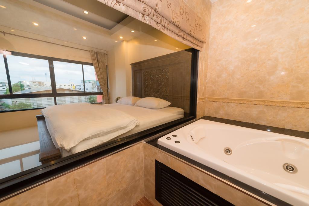 Thongtara House Boutique Srinakarin Hotel 4*