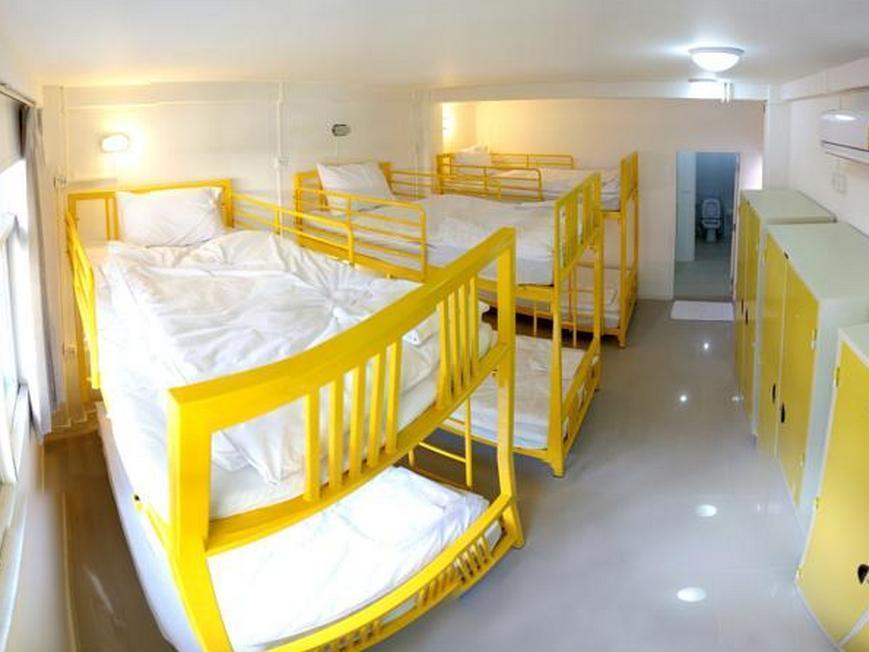 At Hua Lamphong Hostel