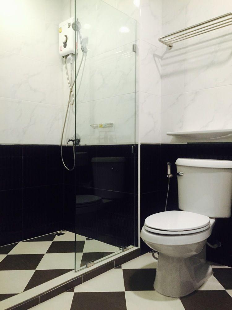 At Hua Lamphong Hostel Bangkok
