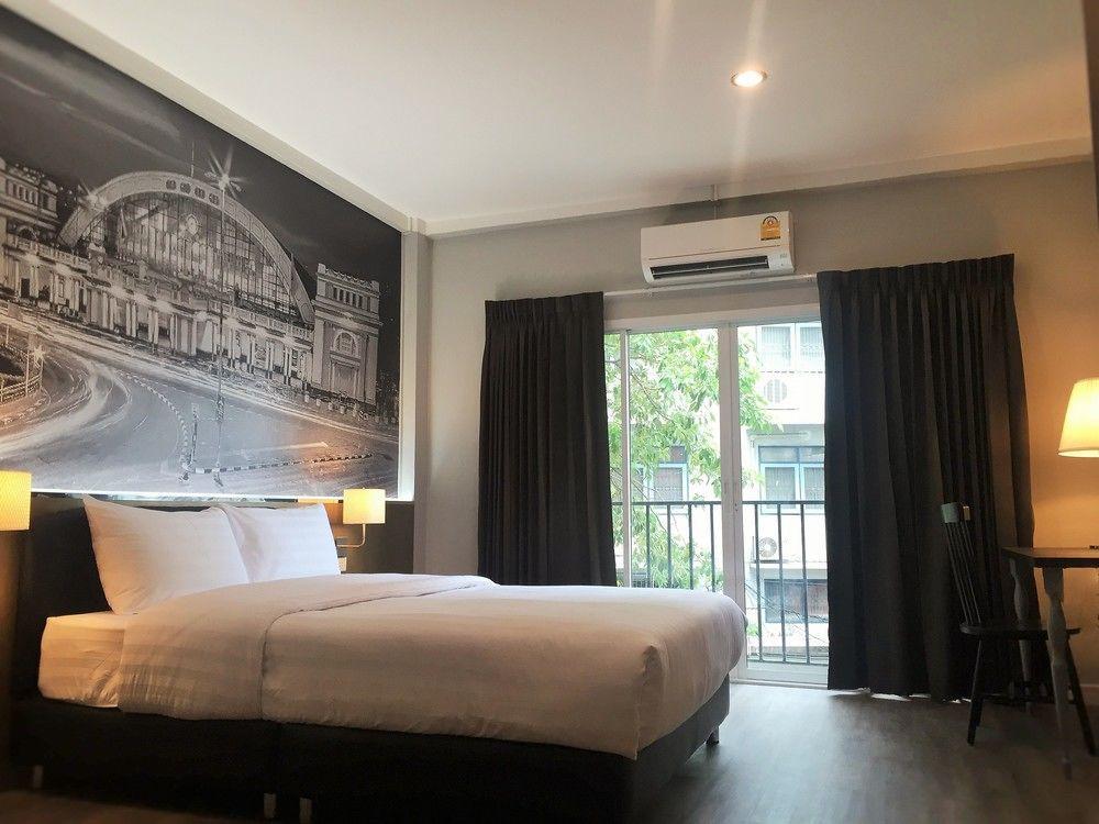 At Hua Lamphong Hostel Bangkok