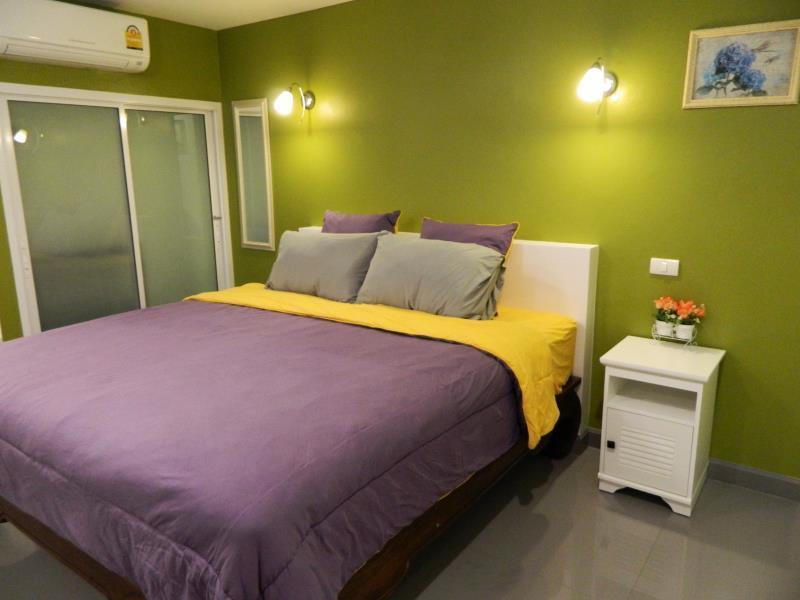 S50 Sukhumvit Hostel *