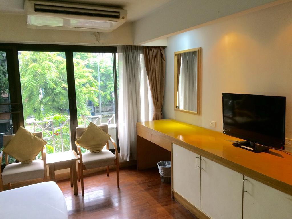 Hotel For