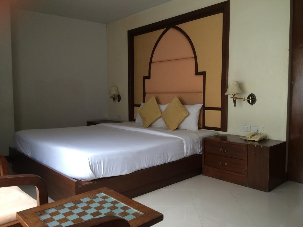 Hotel For 2*
