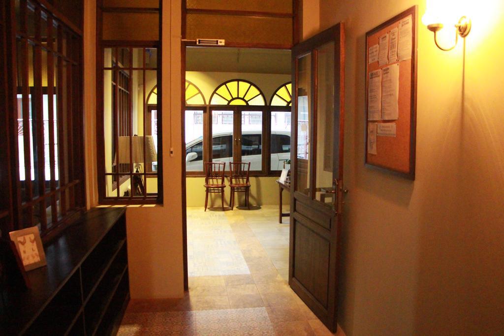 Niras Bankoc Hostel