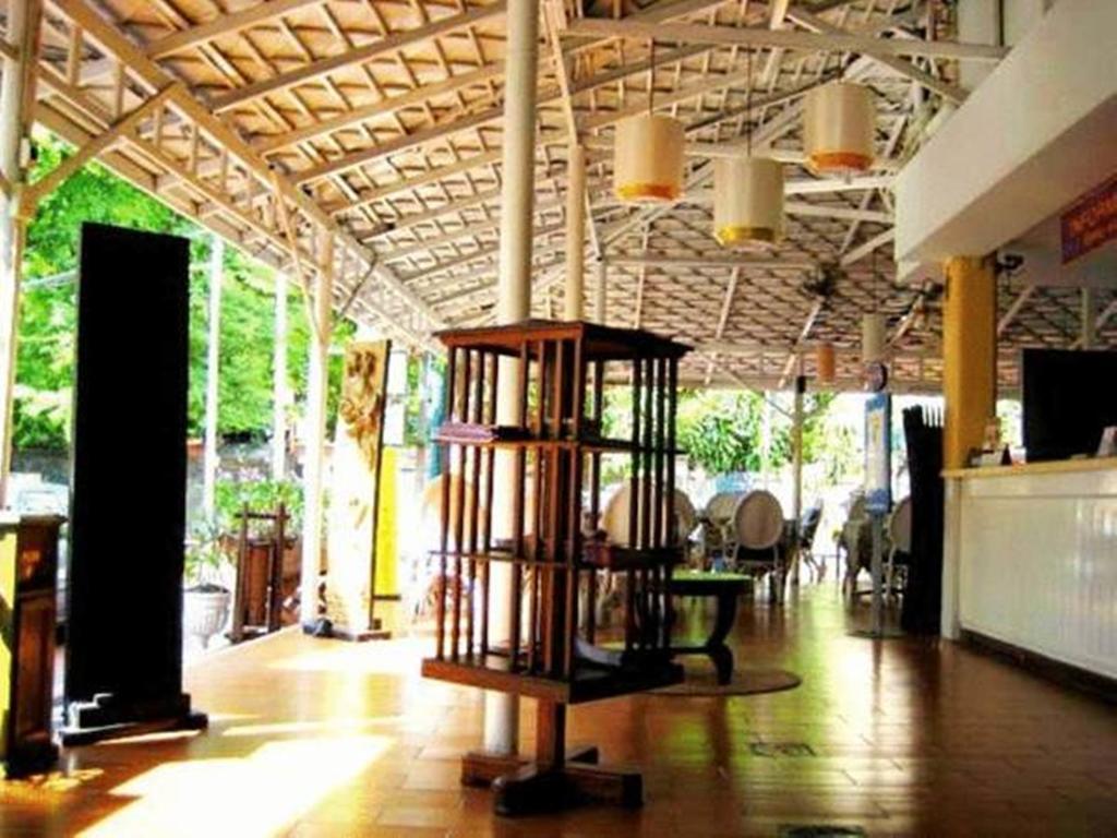 Sawasdee Smile Hostel *