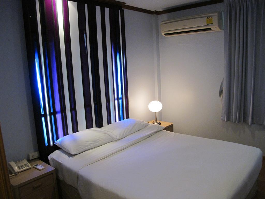 Suriwongse Hotel 3*