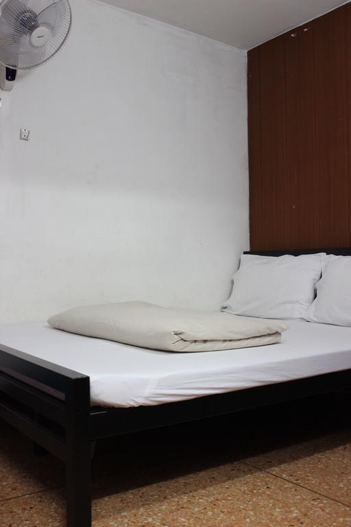 Asrama Hug (adults Only)
