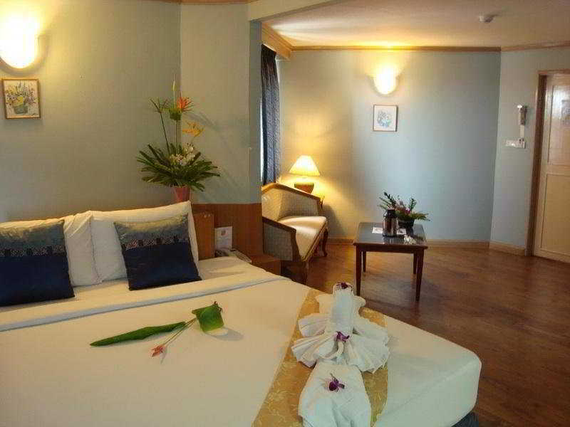 Hotel Summit Pavilion 4*