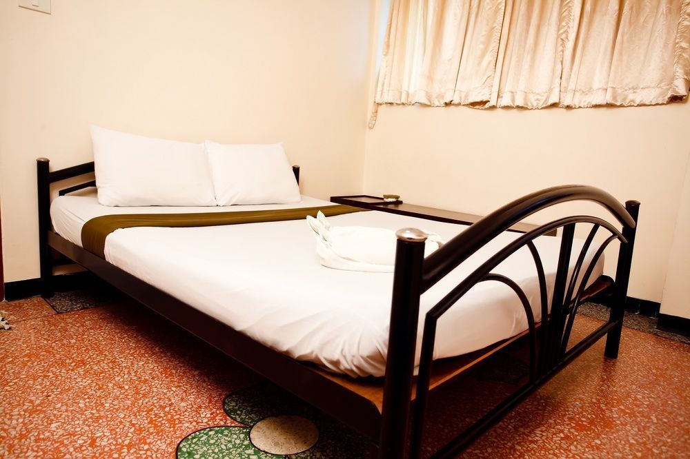 Lucky House Khaosan Hotel 2*