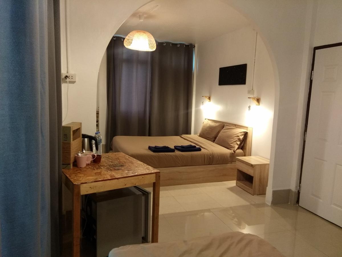 Hotel La *