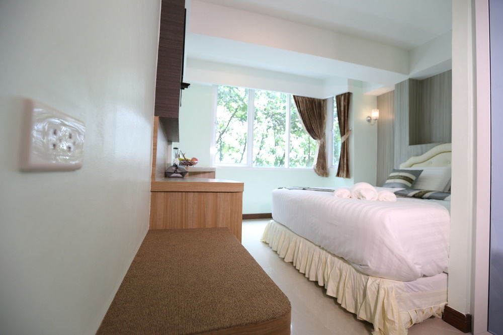 Roomquest Suvarnabhumi Airport Romklao Soi 6 3* Bangkok