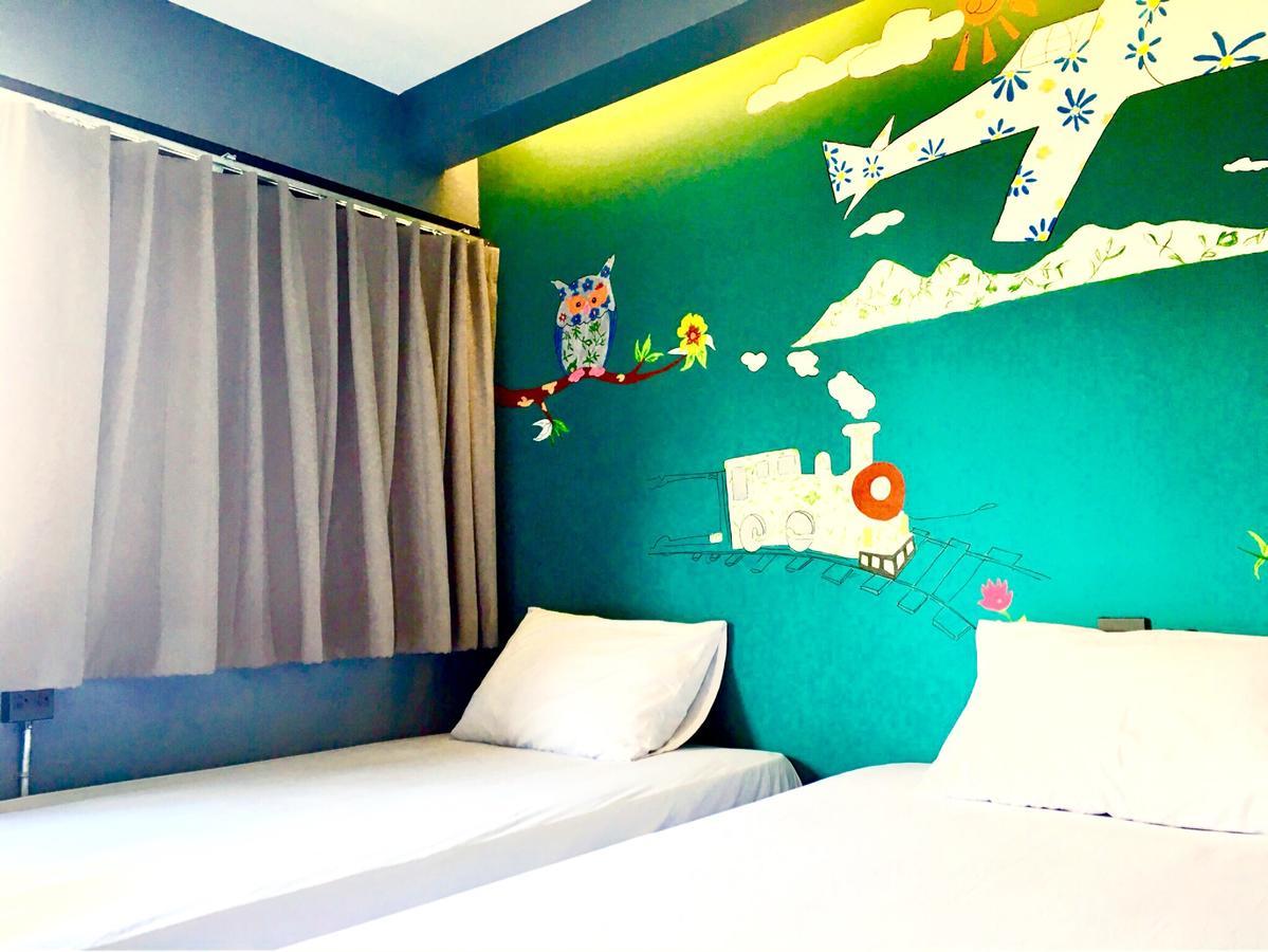 Hoot & Ratchada Bangkok