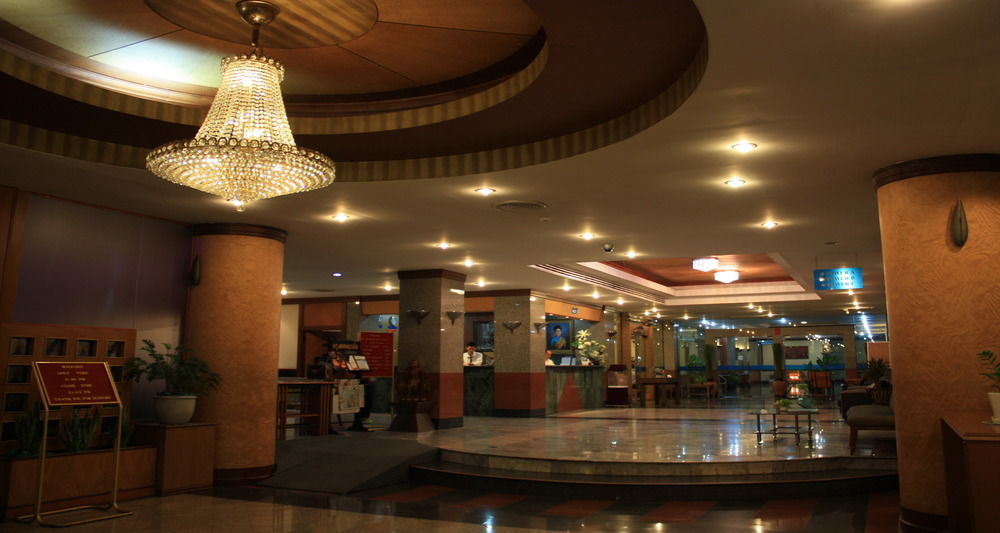 Summit Pavilion 4*