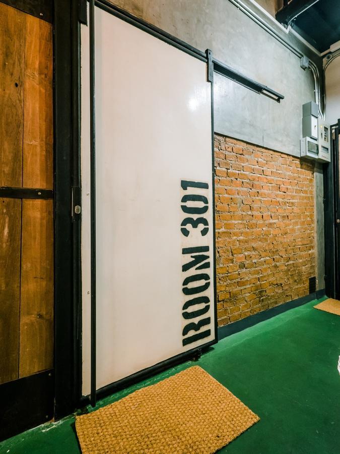 Zeds Hostel *