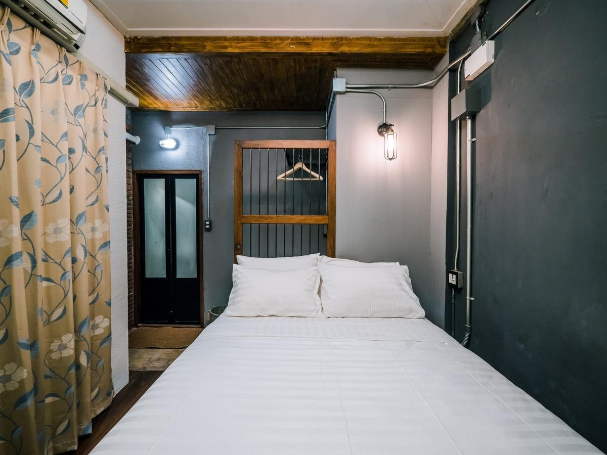 Zeds Hostel