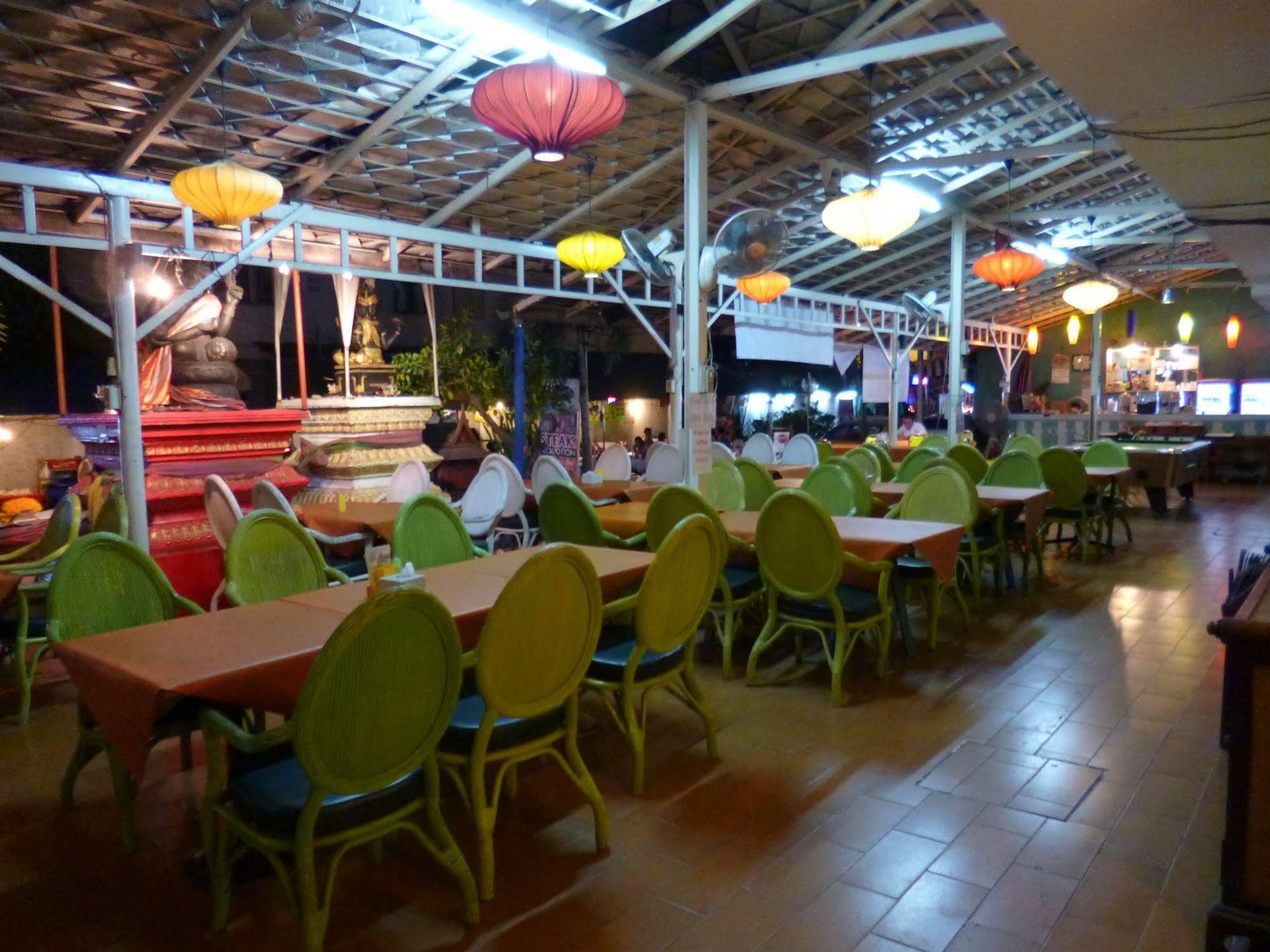 Sawasdee Smile Hostel Bangkok