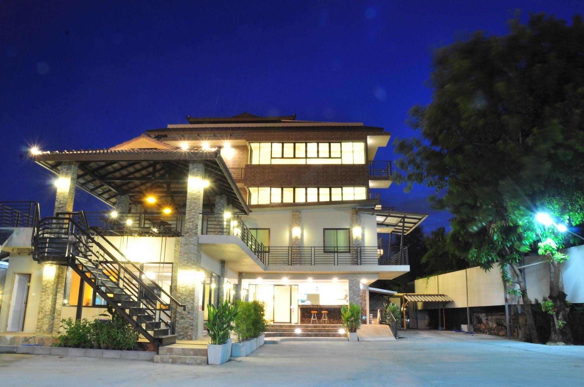 The Bloom @ Suvarnabhumi Aparthotel 3*