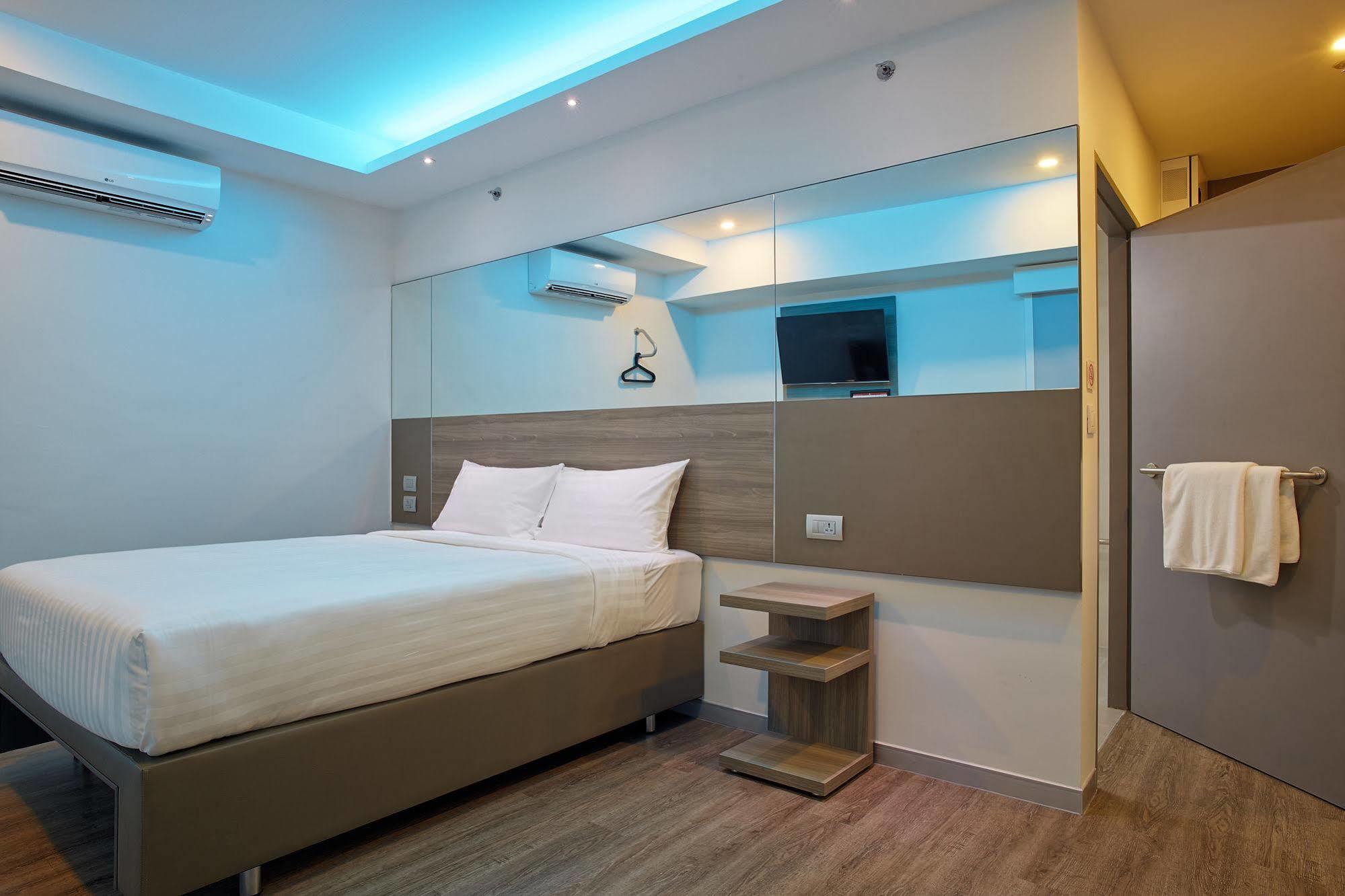 Hotel Red Planet Surawong