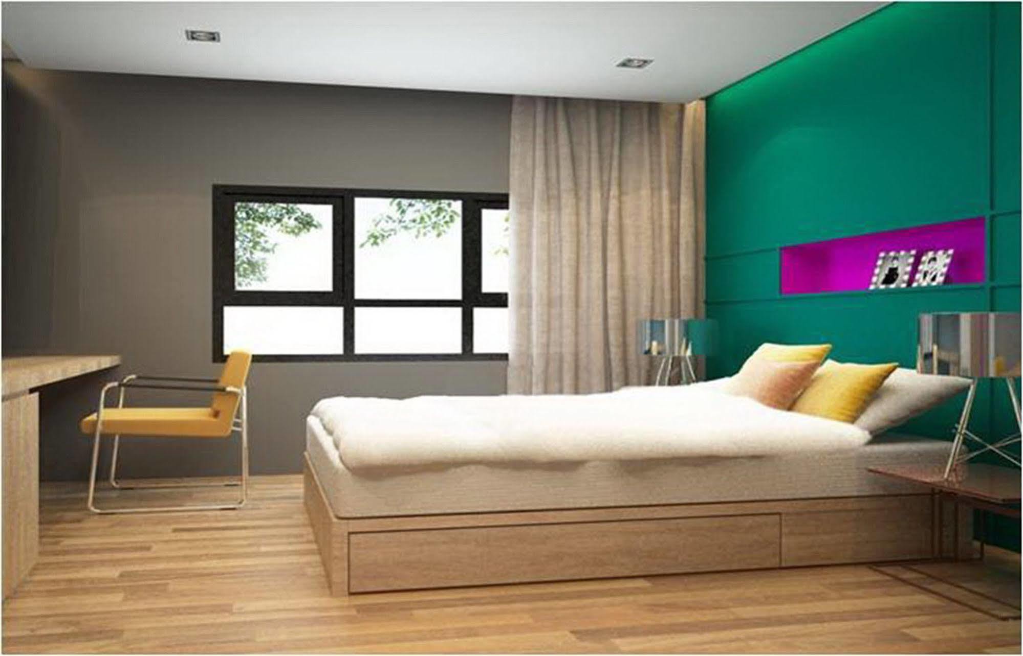 For 2* Bangkok