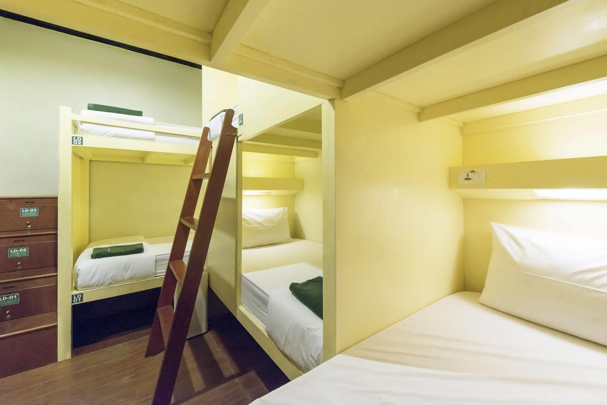 Suneta Khaosan Hostel *