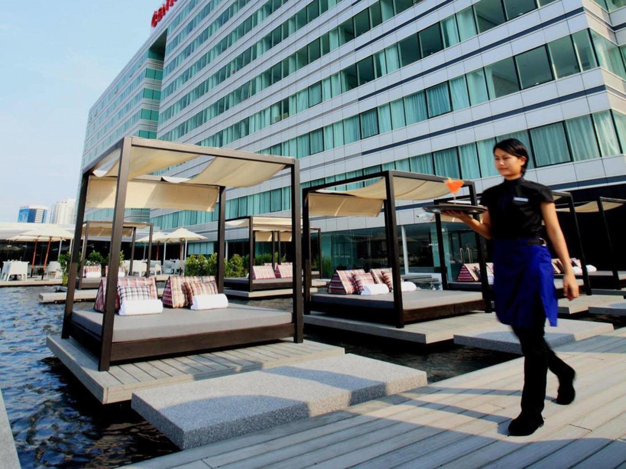 Centara Watergate Pavilion Hotel