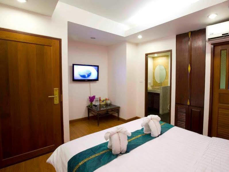 Korbua House 3*