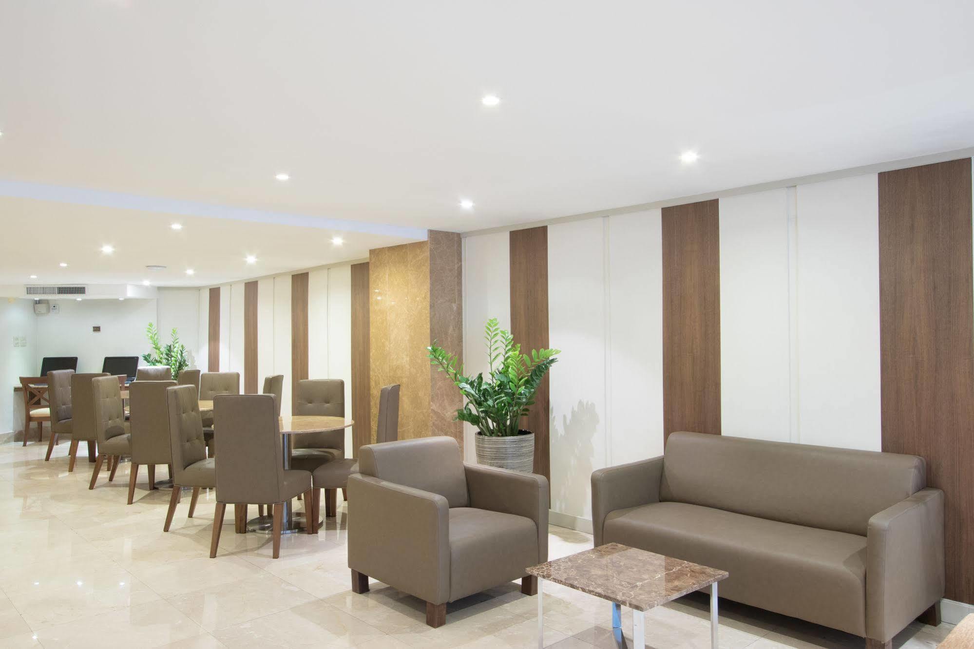 Thomson Huamark 4*