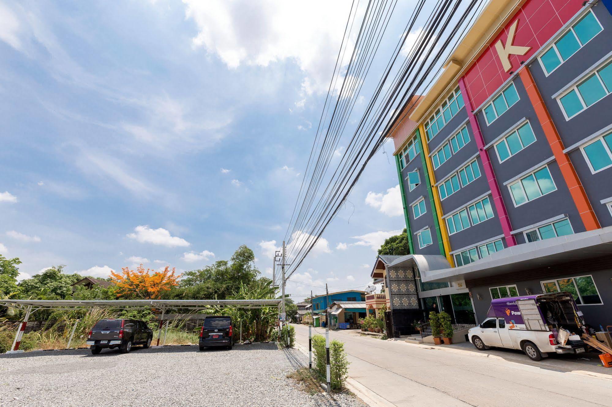 Roomquest Suvarnabhumi Airport Romklao Soi 6 Hotel