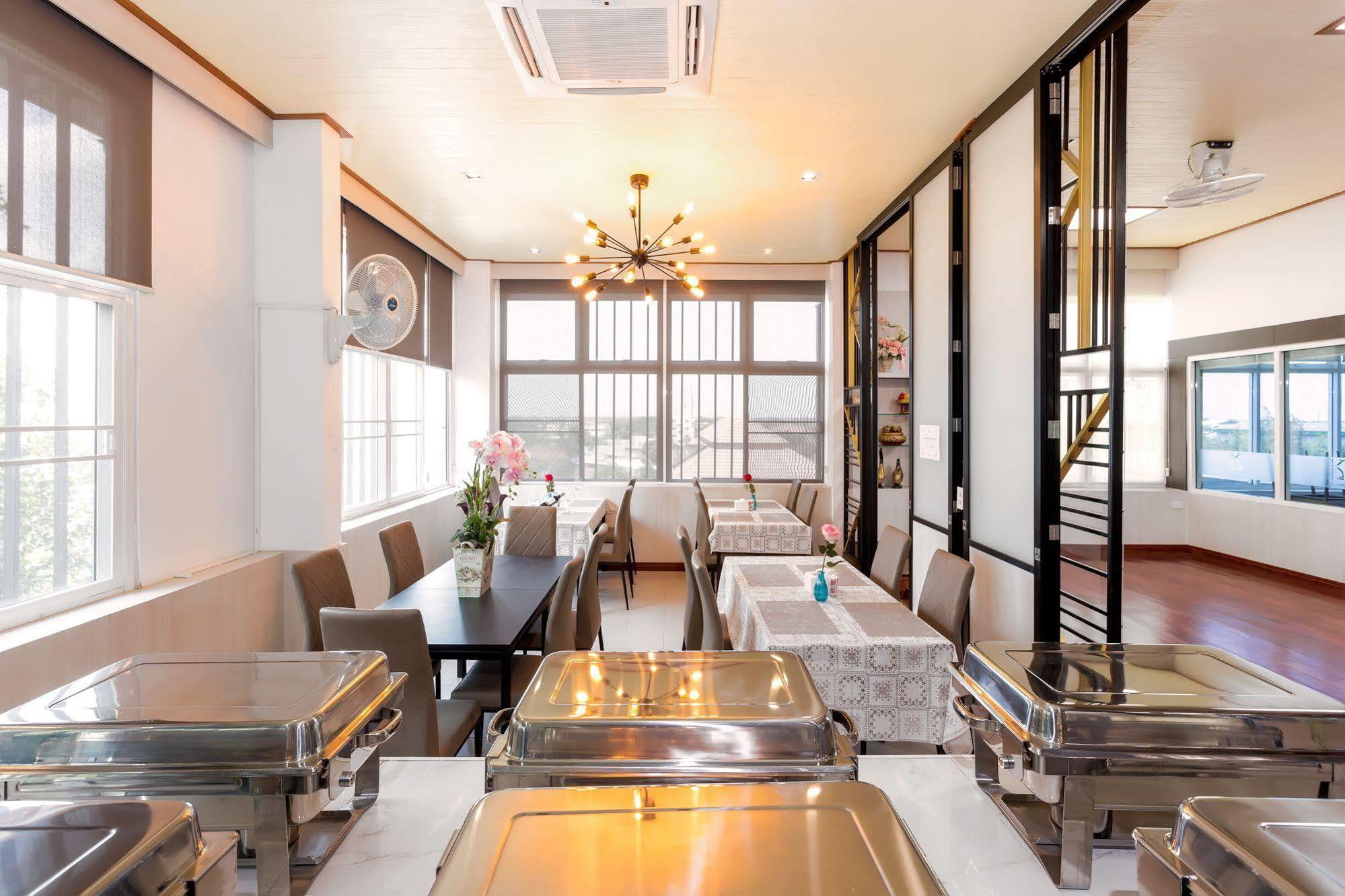 Roomquest Suvarnabhumi Airport Romklao Soi 6 Bangkok