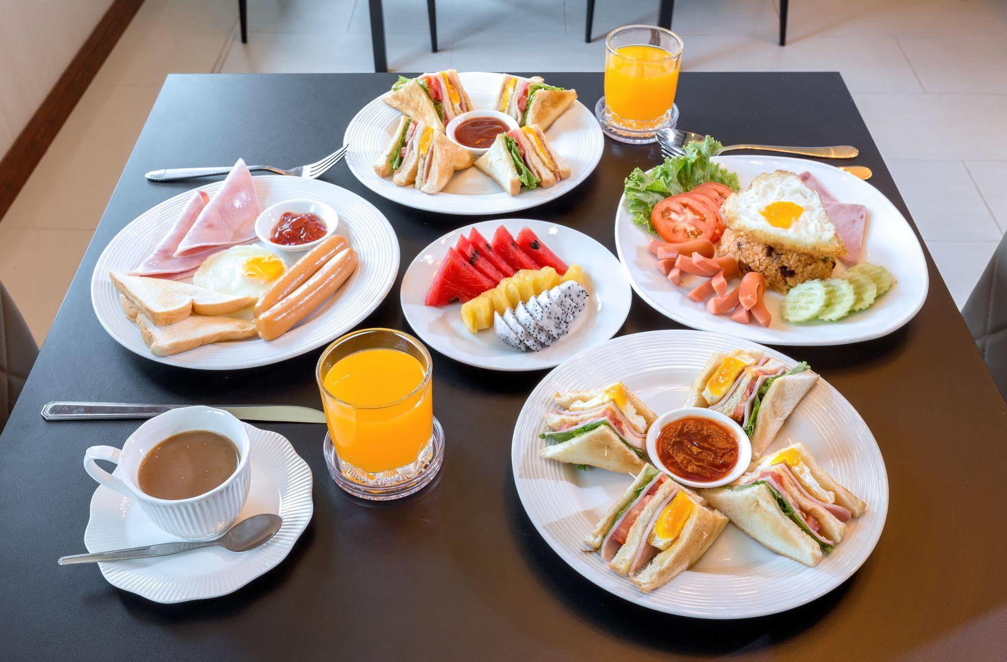 Hotel Roomquest Suvarnabhumi Airport Romklao Soi 6