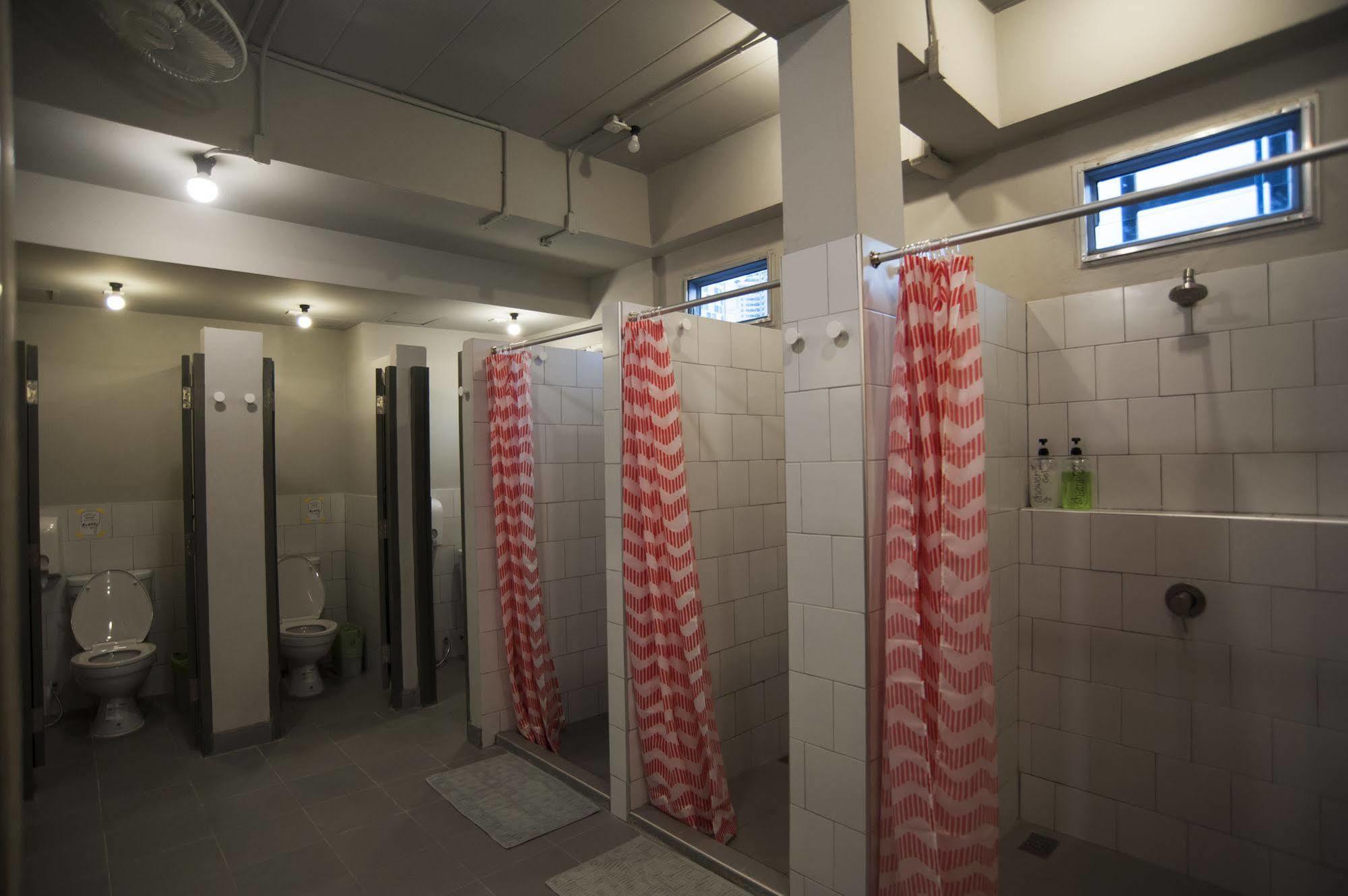Happy Monkey Hostel Bangkok