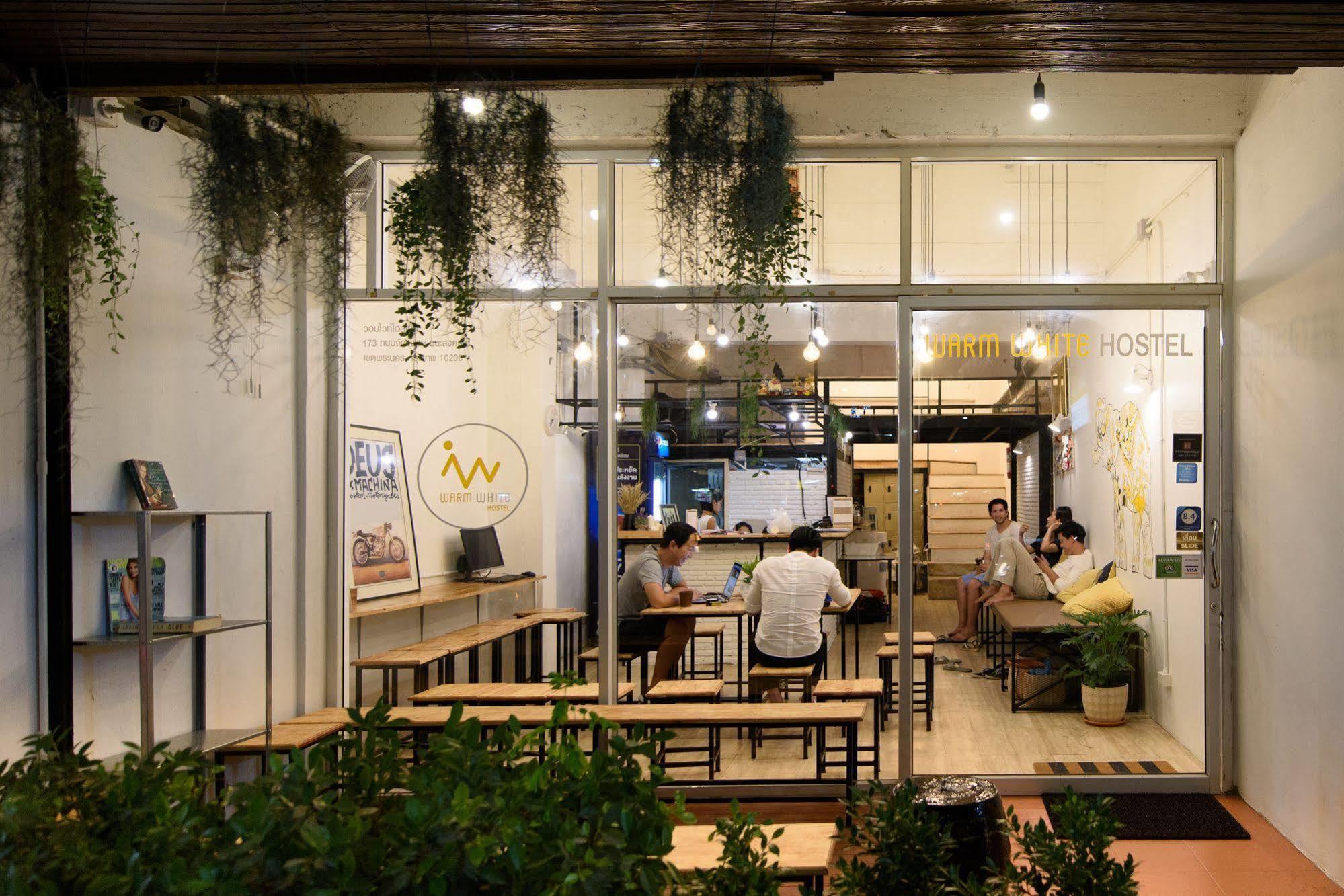 Hostel Warm White