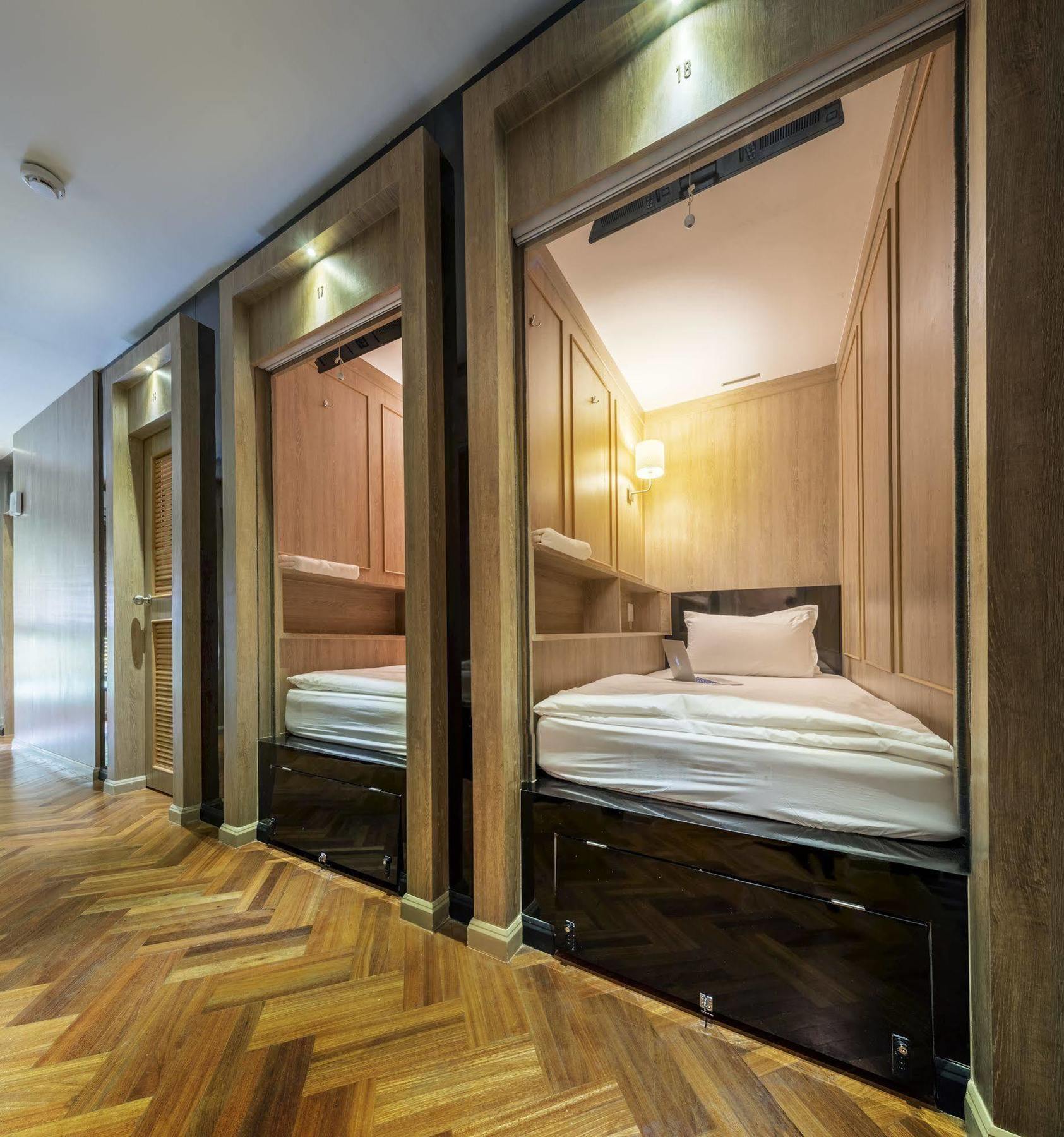 Hostel The Posh Phayathai