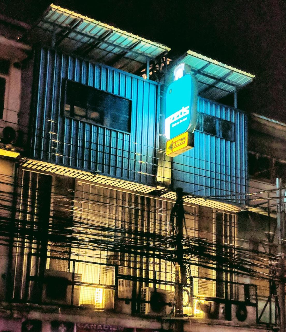 Hostel Zeds *