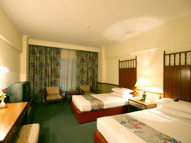 Palace Hotel 5*