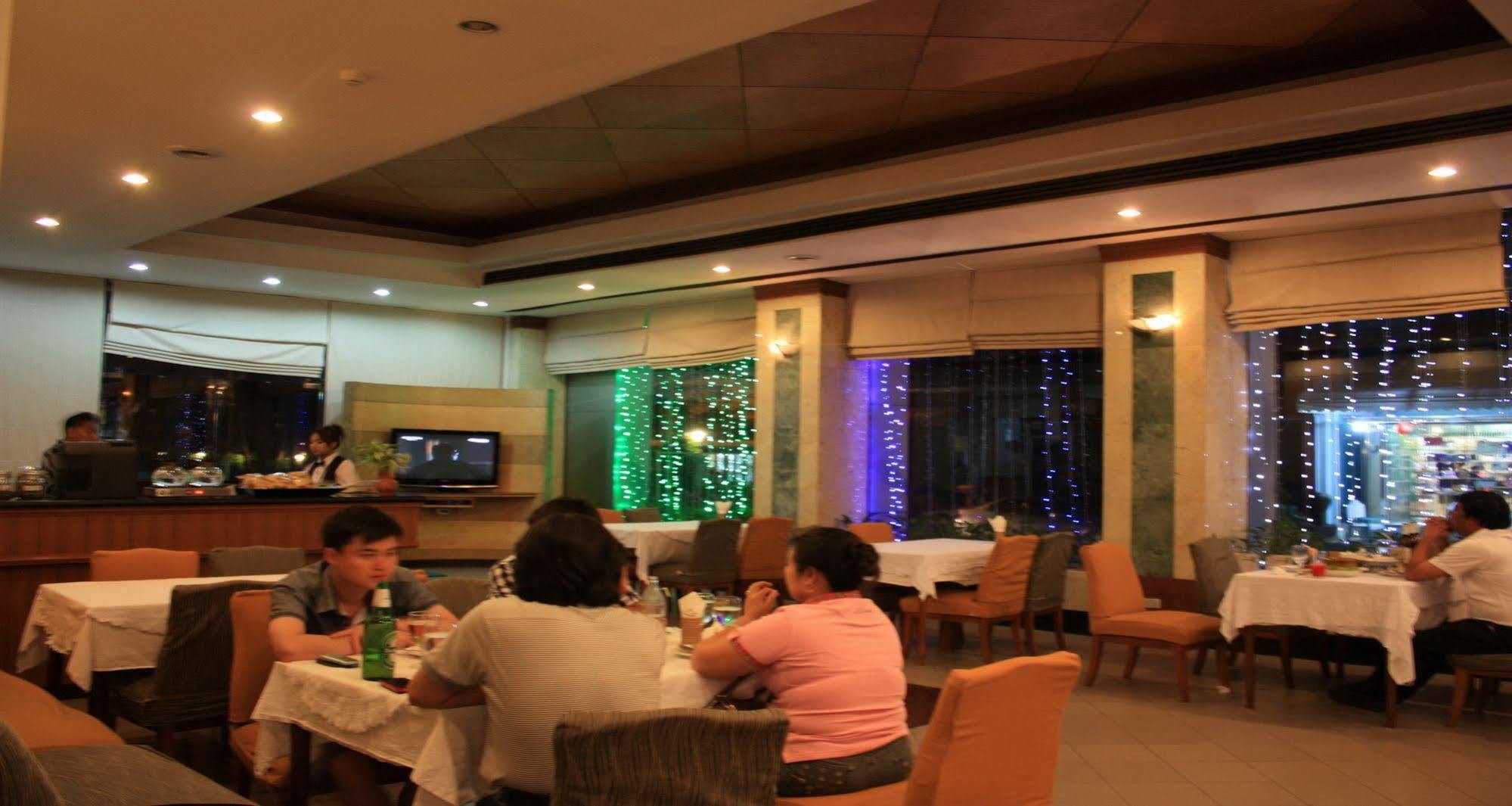 Hotel Summit Pavilion