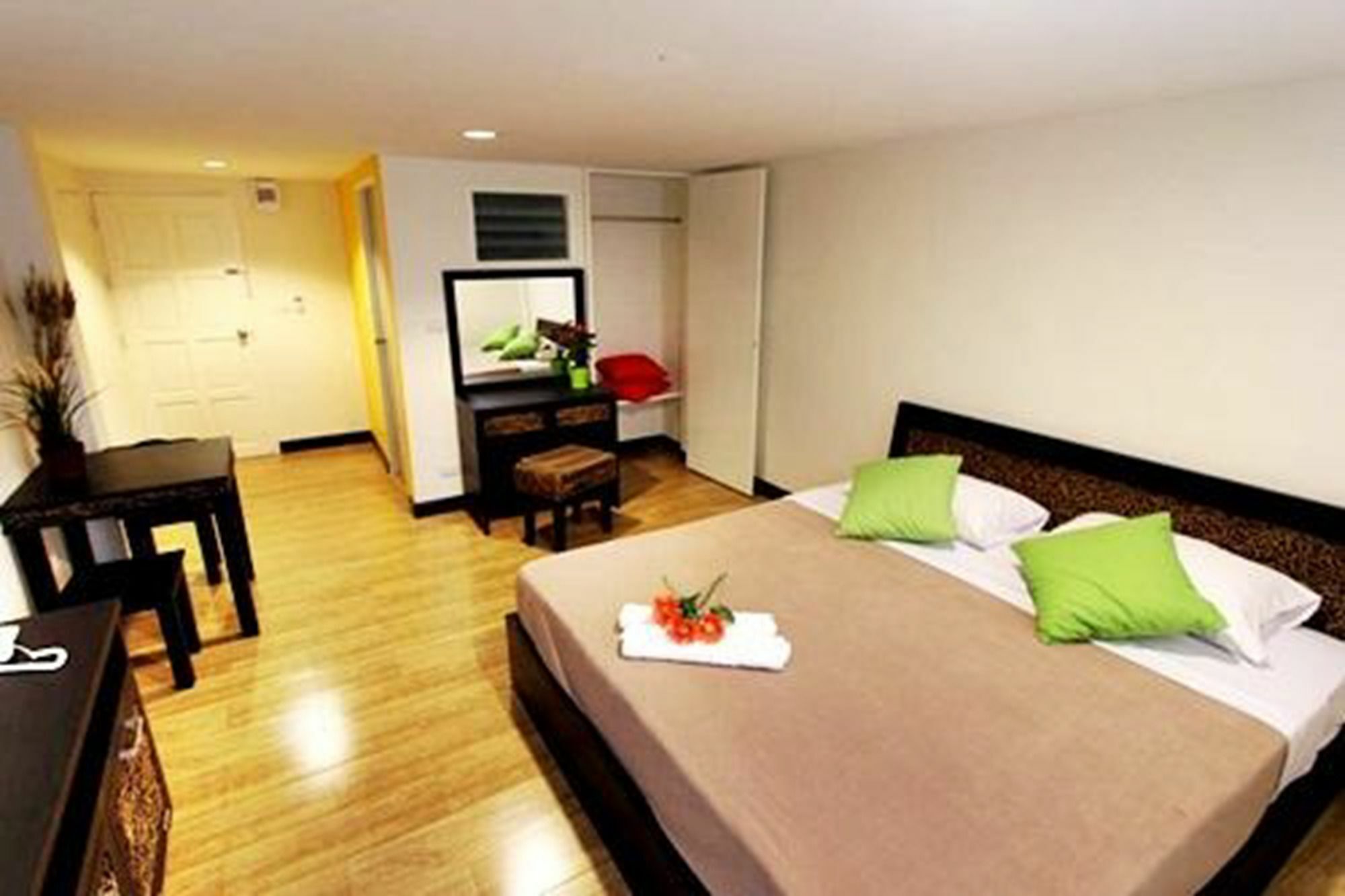 Leesort @ Onnuch Hotel