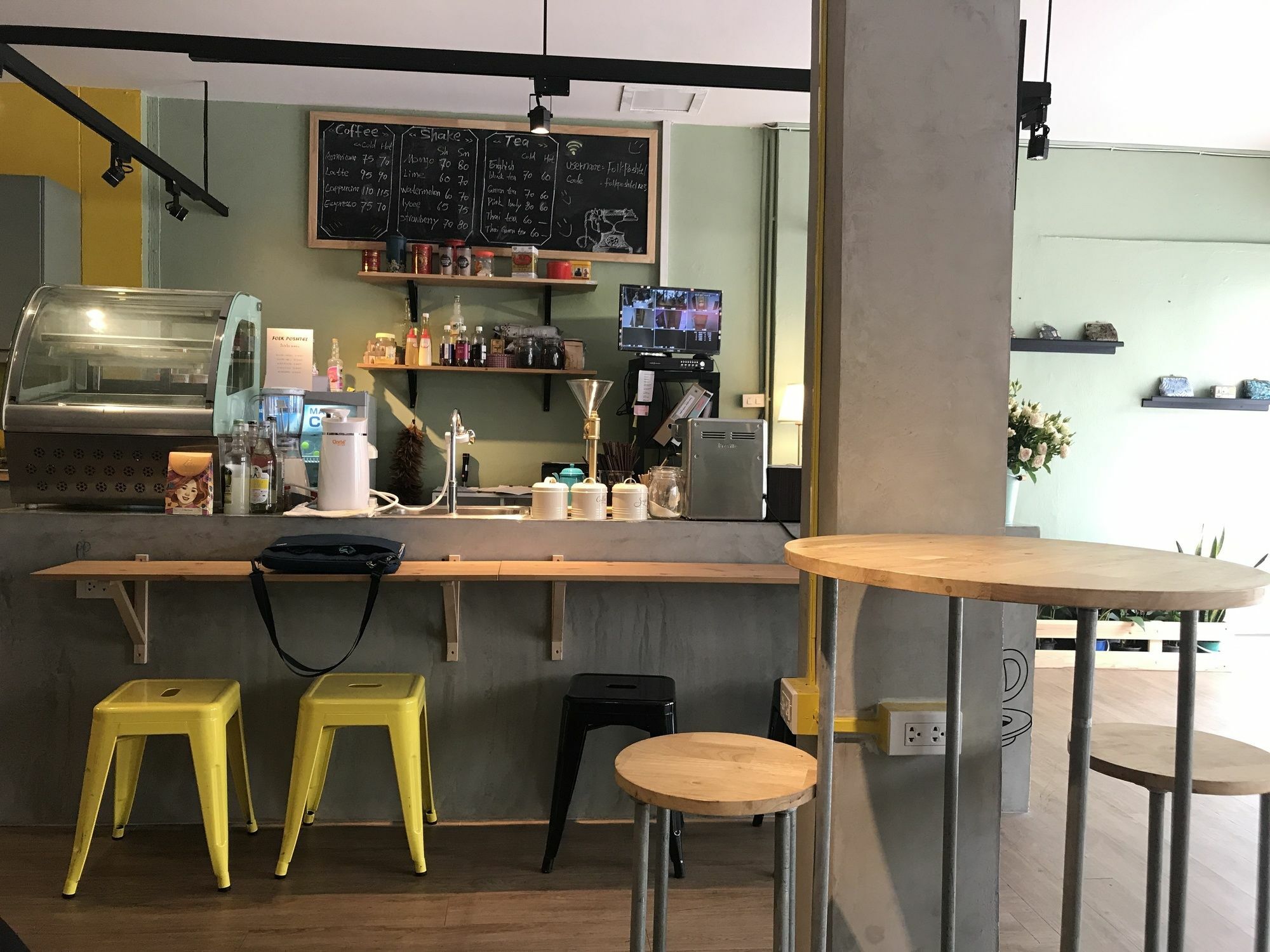 Acomodação com café da manhã  Folk Poshtel Silom Banguecoque