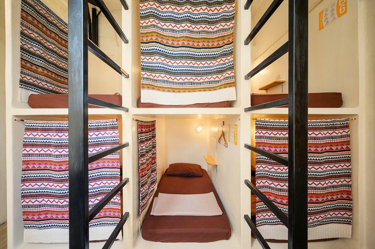 Warm White Hostel
