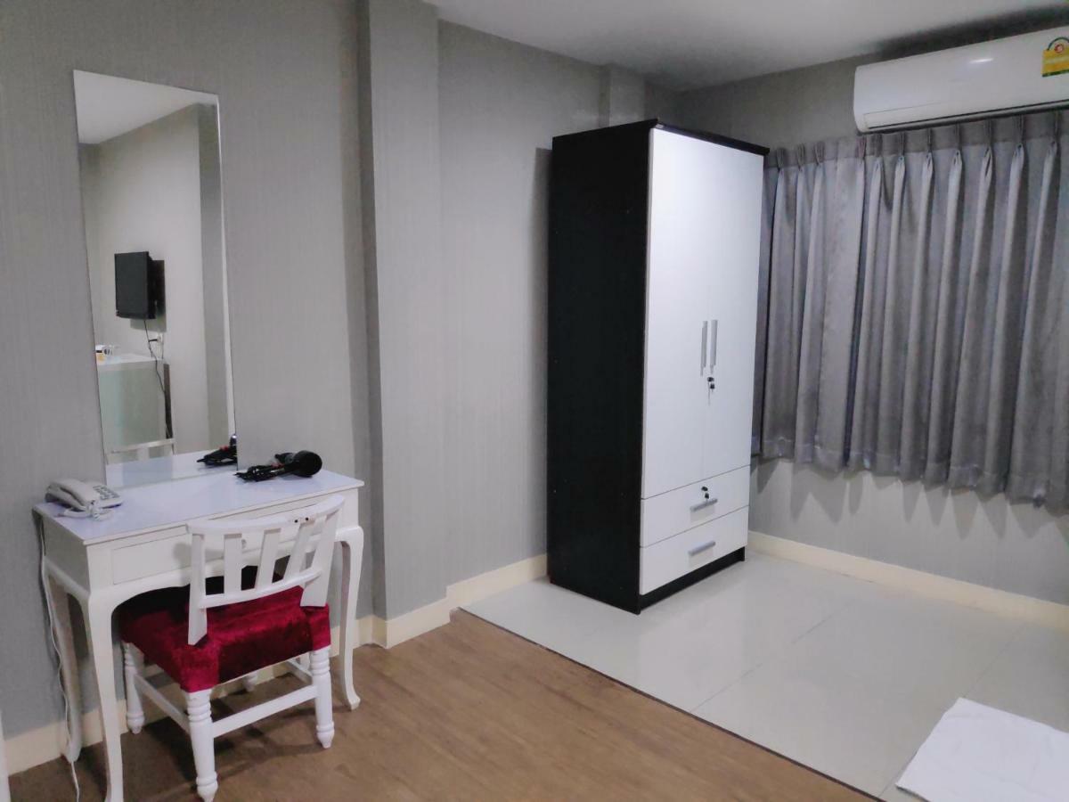 Tim Place - Bts Phra Khanong Hotel 2*