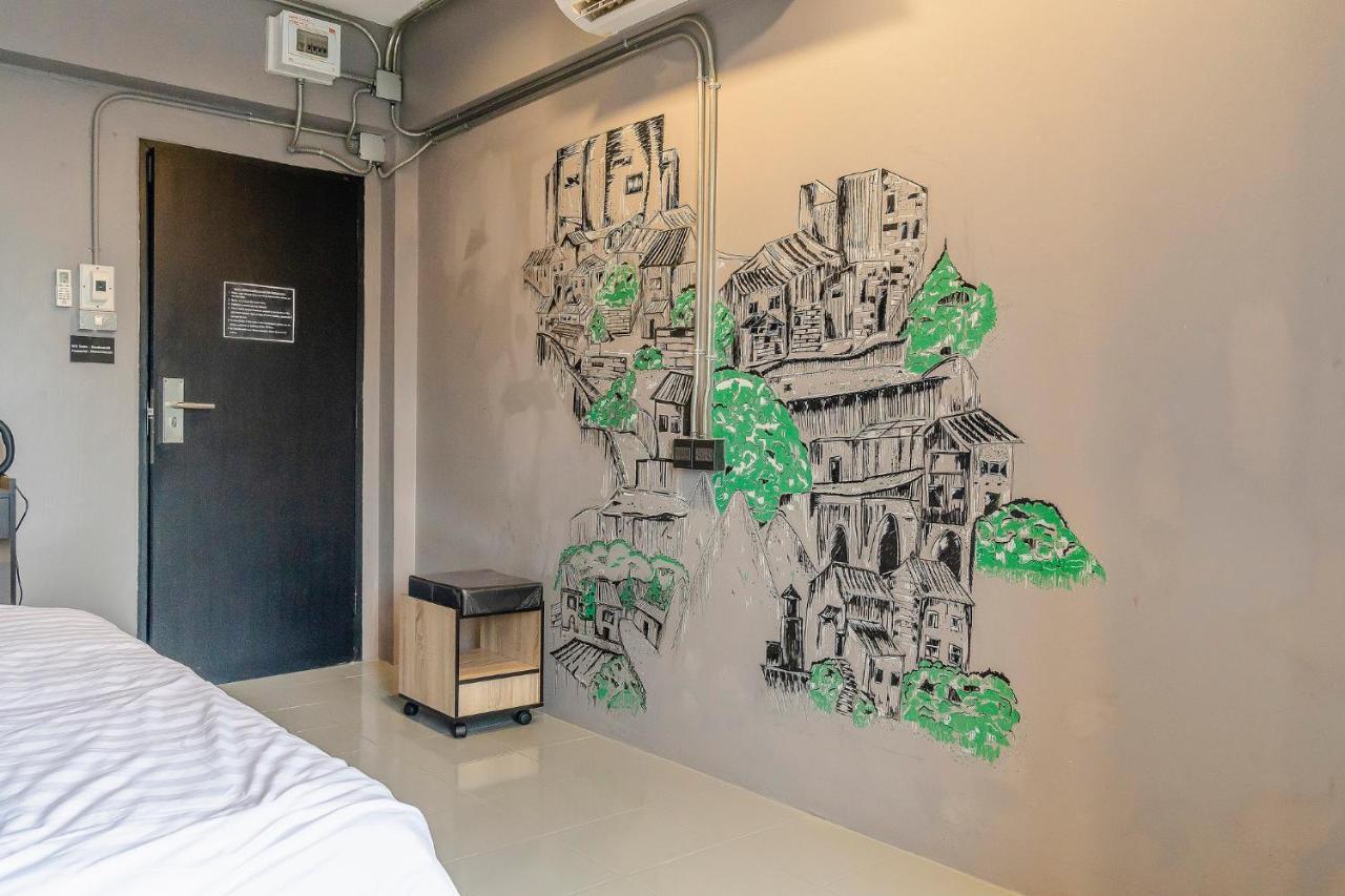 Hoot & Ratchada Capsule hotel 3*
