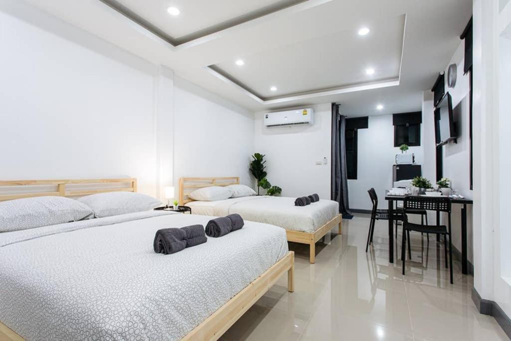 Apartment P2 Silom Large 2beds Full Kitchen Wifi 4-6pax Bangkok