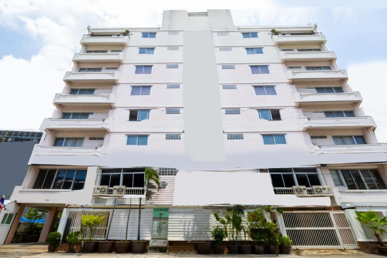 Hotel Oyo 1042 Boon's Banguecoque