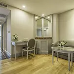 Windsor Suites Bangkok, Managed By Accor
