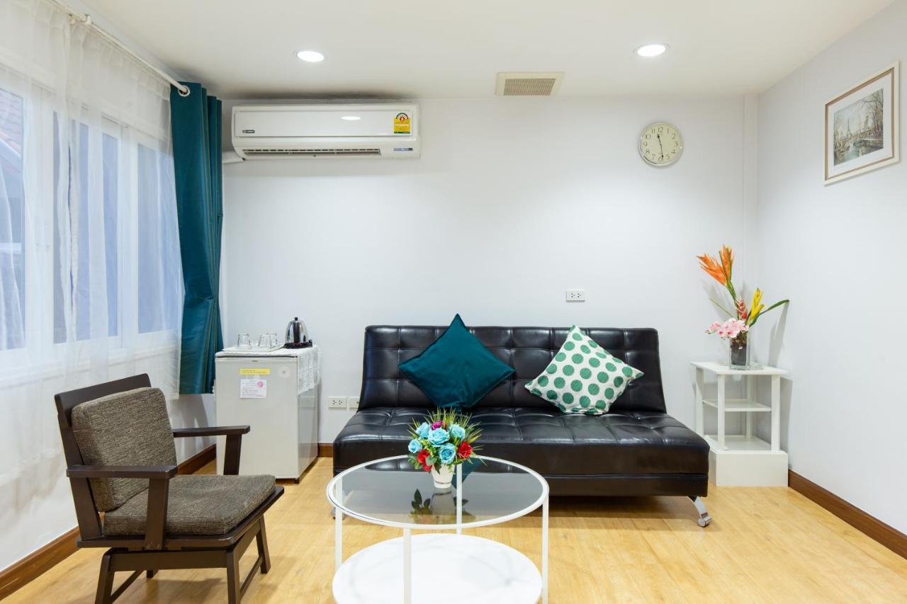 Guest house Good Day @ Baan Silom *