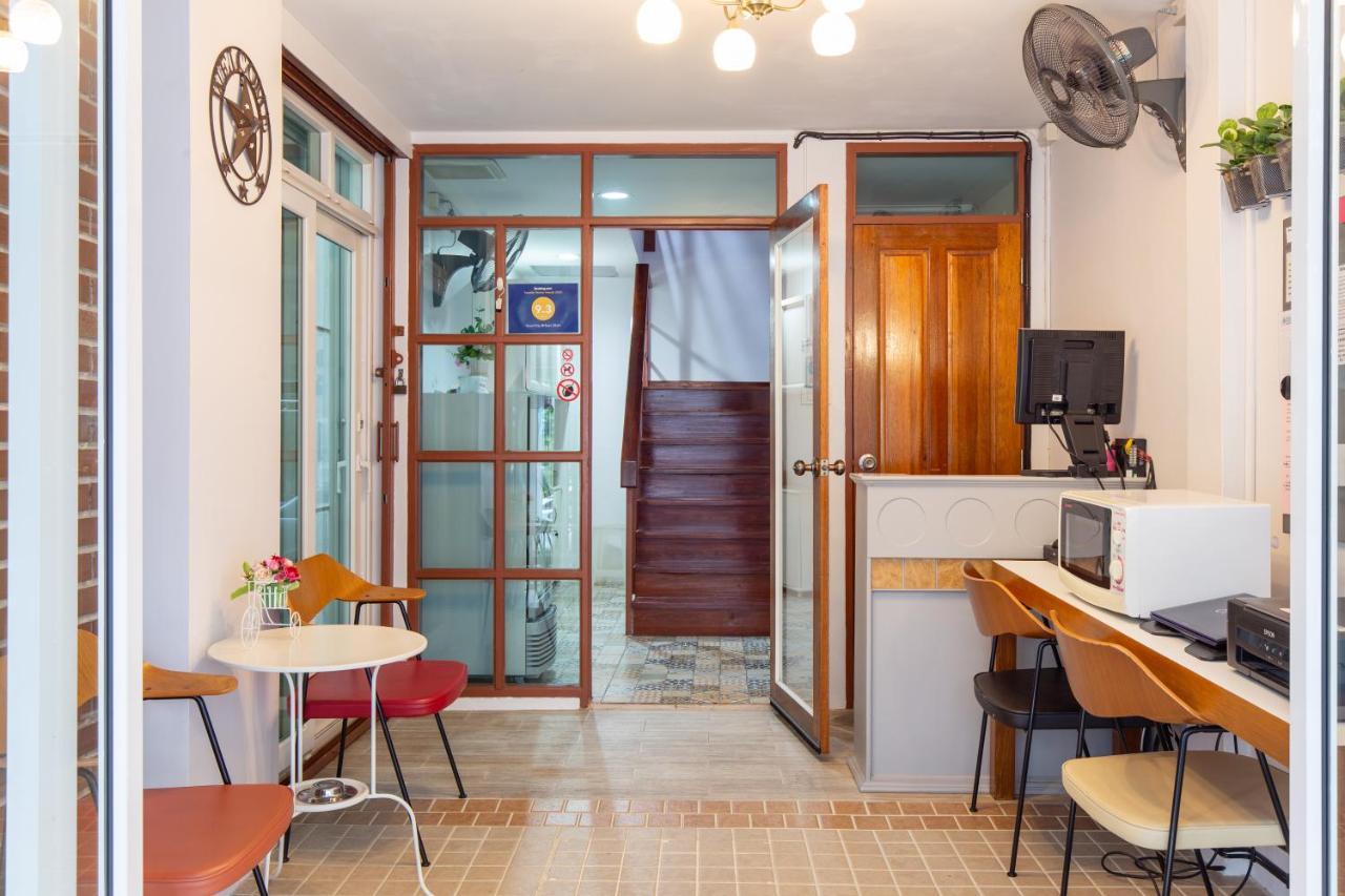 Guest house Good Day @ Baan Silom