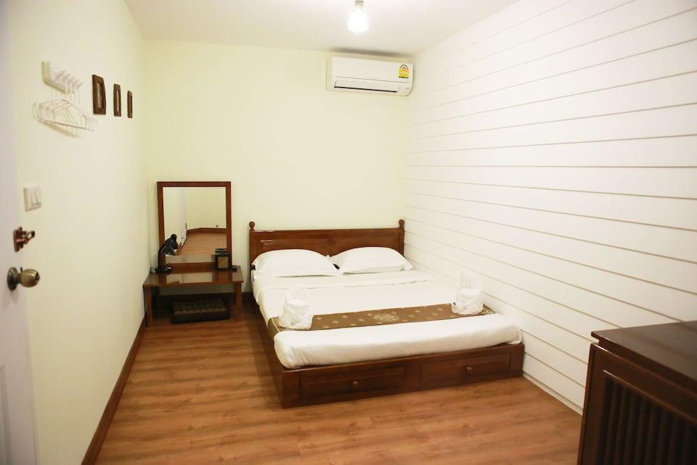 Rumah tetamu Les Fleurs 2*