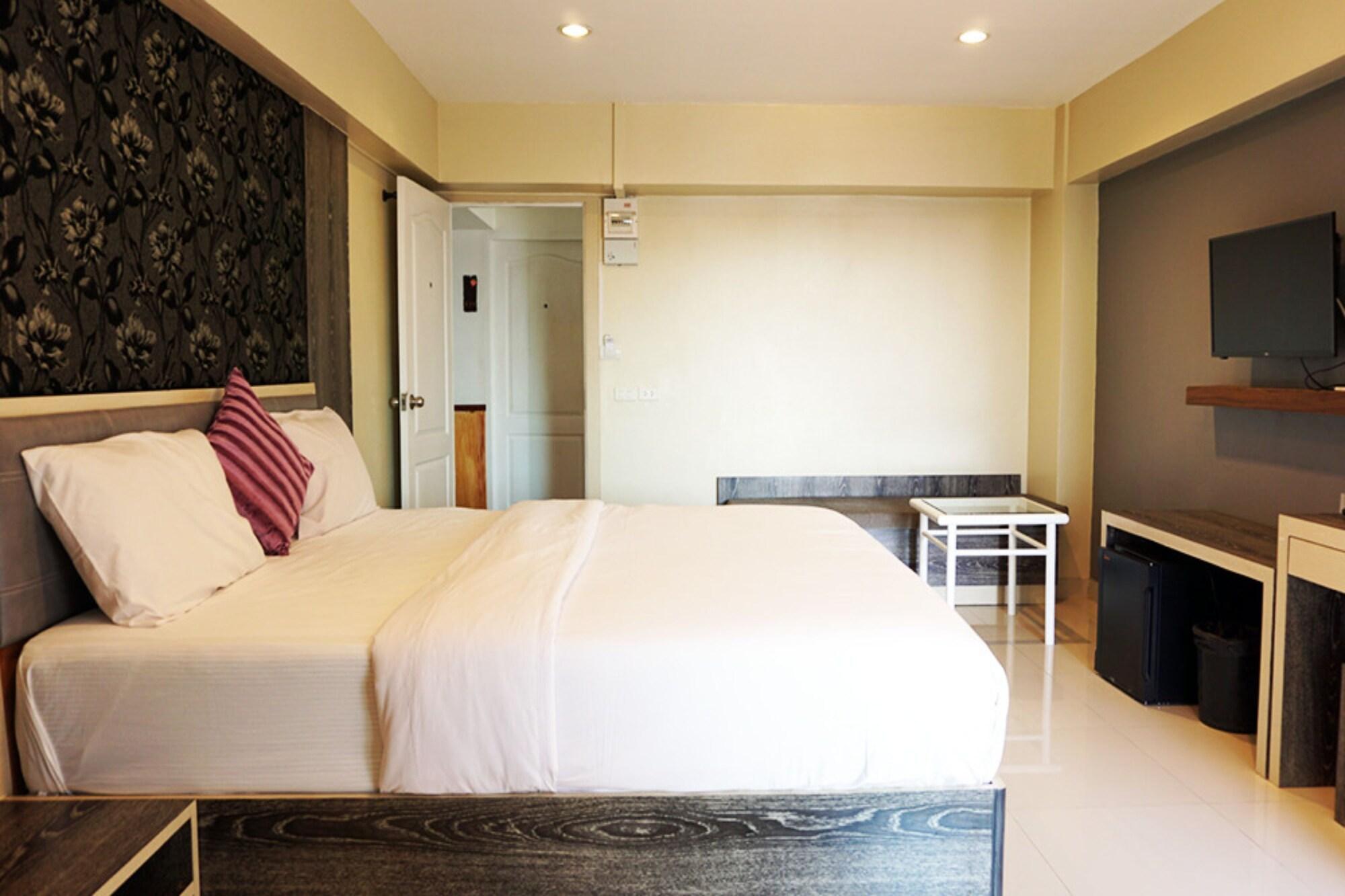 Latin Garden Hotel 2*