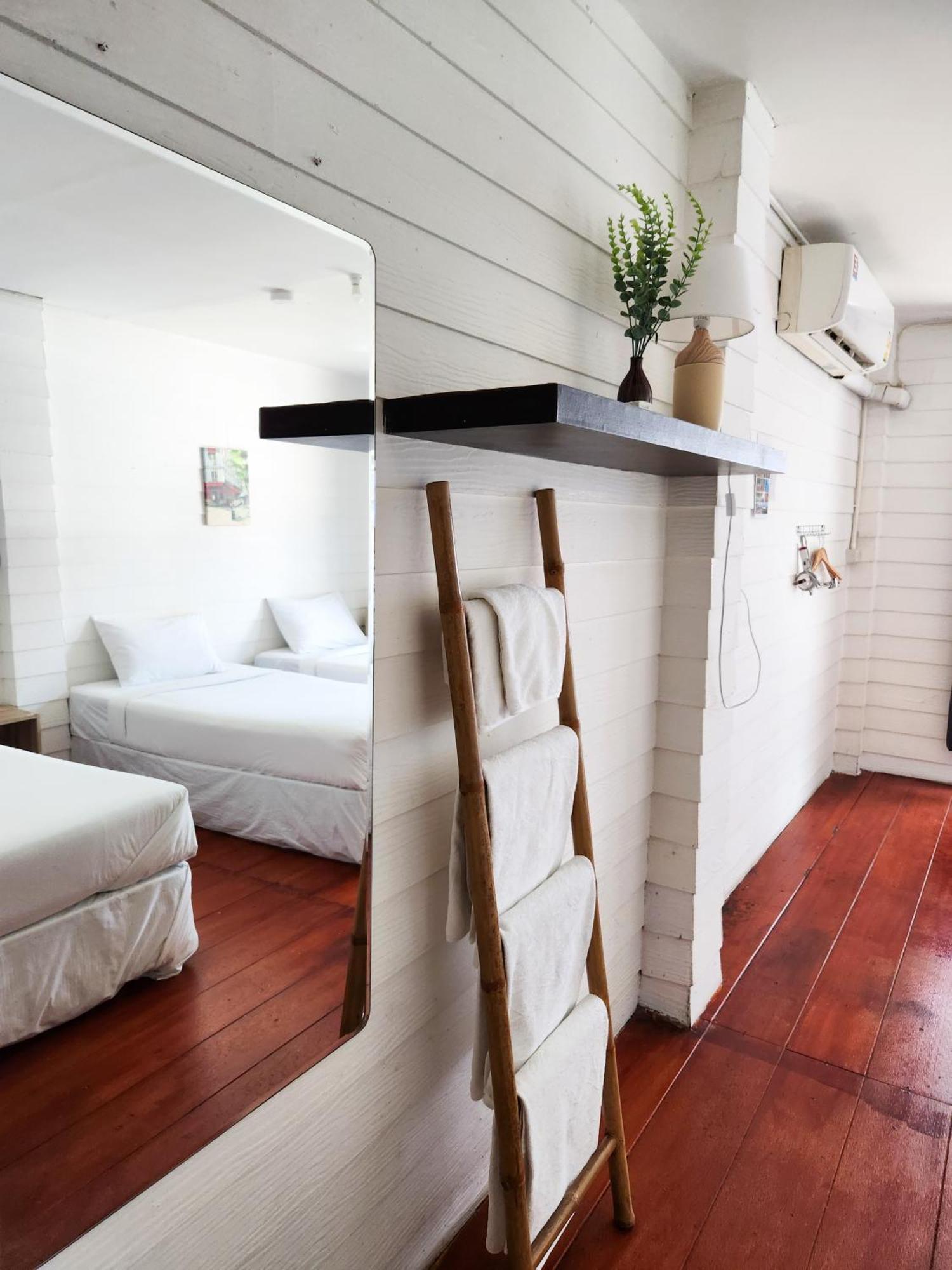 Back Backpackers Banguecoque