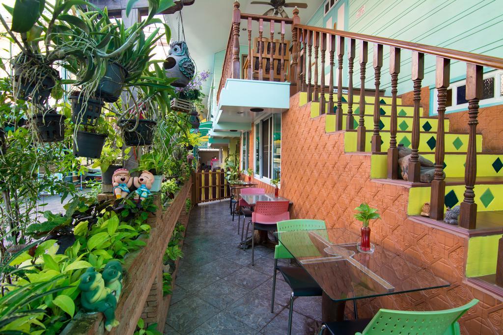 Homestay Samsen Sam Place Bangkok